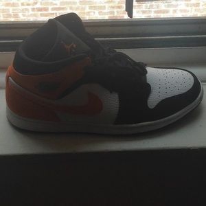 Air Jordan 1 Mids